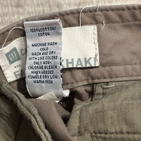 GAP favorite Khaki CAPRI‎ Pants- size 4 - Picture 6 of 6